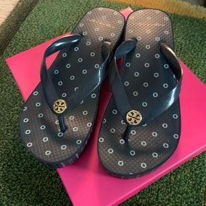 TORY BURCH -SANDALS (FLIP FLOPS) SIZE 6